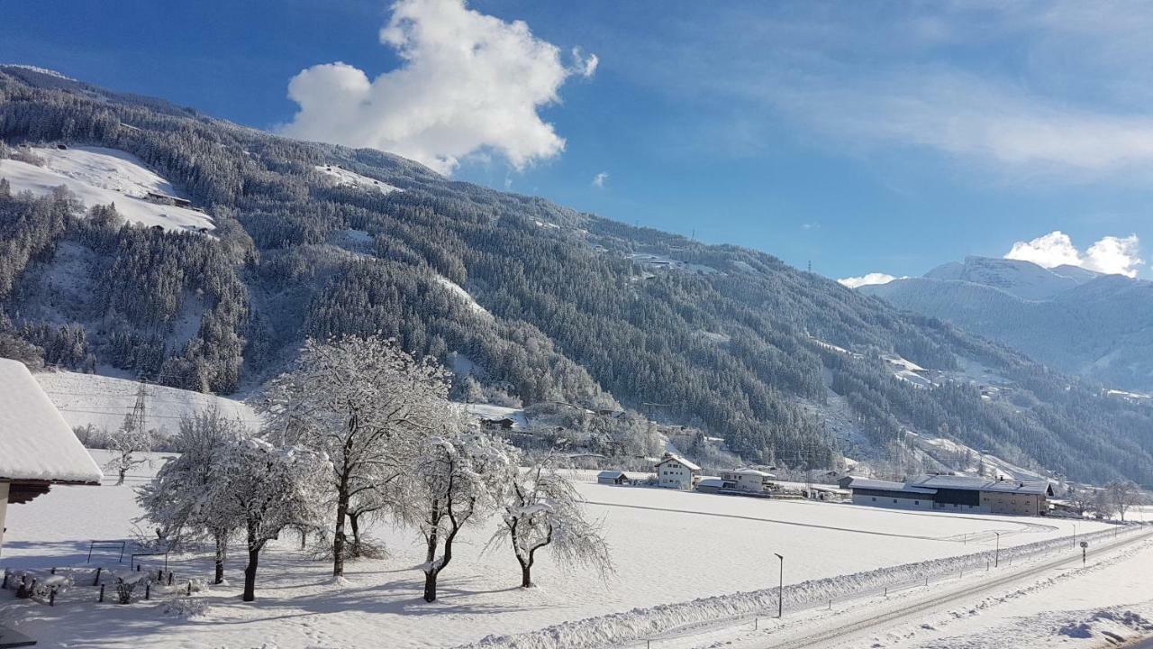 Apart Eberharter Aschau Im Zillertal Buitenkant foto